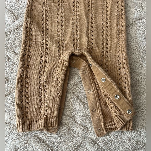 Baby Girl 6-12M Old Navy Outfit - Long Sleeve Jumpsuit With Knitted Design - Picture 2 of 6